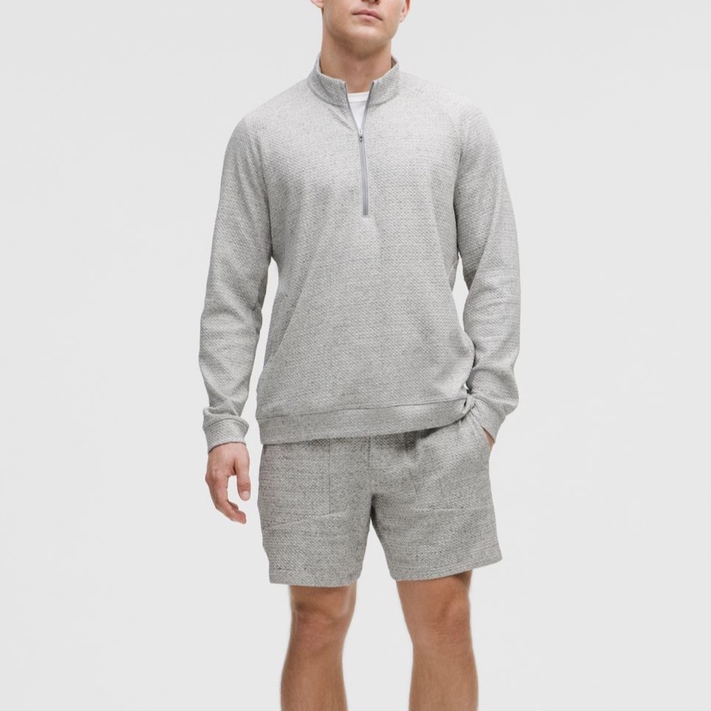 Men’s Lululemon 1/2 zip size Large